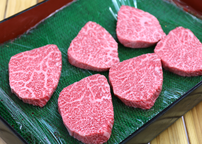 和牛霜降り赤身ステーキ